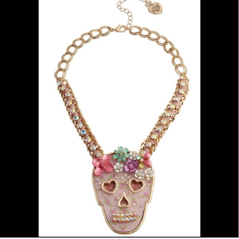 Betsey Johnson pink skull statement necklace. NWT